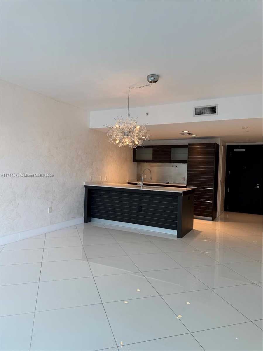 Small Image of 200 BISCAYNE BOULEVARD WAY #3109, Miami Number 12