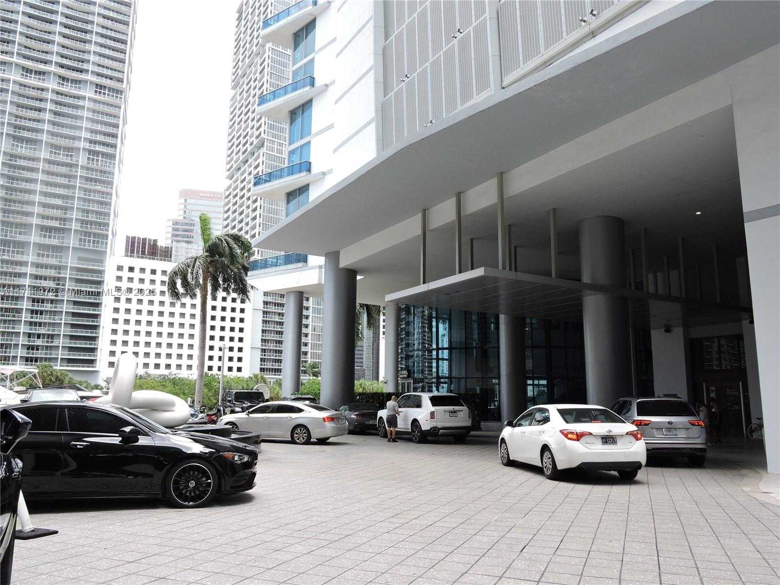 Small Image of 200 BISCAYNE BOULEVARD WAY #3109, Miami Number 2
