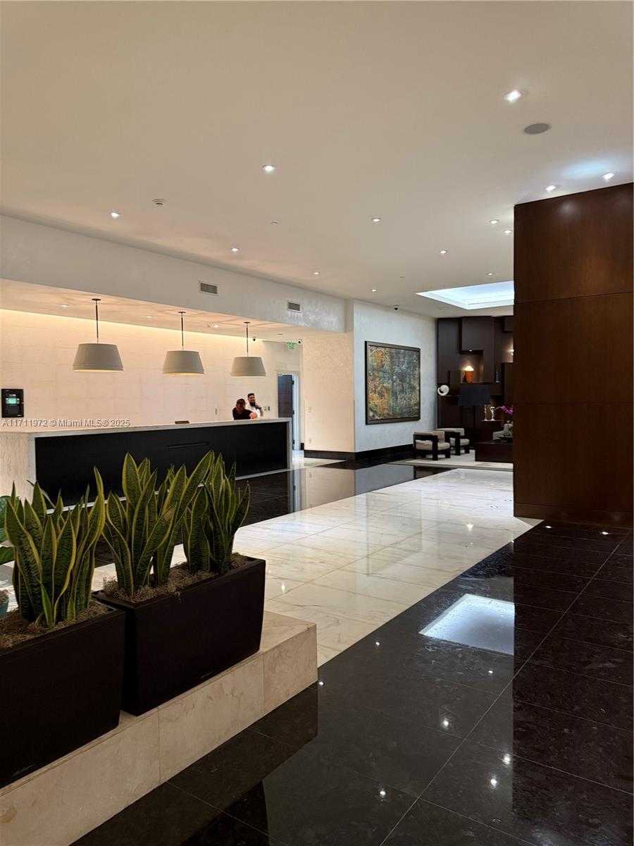 Small Image of 200 BISCAYNE BOULEVARD WAY #3109, Miami Number 5