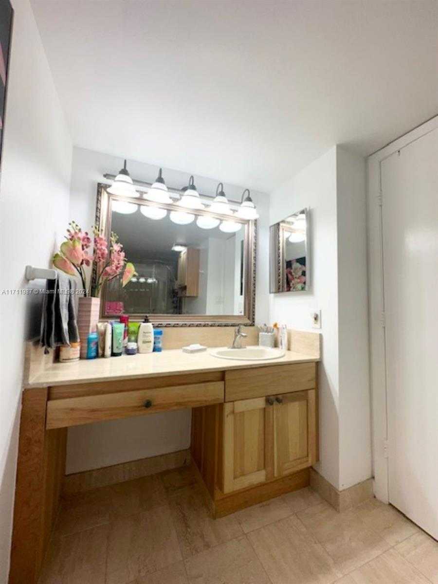 Small Image of 1201 SOUTH OCEAN DR #409N, Hollywood Number 24