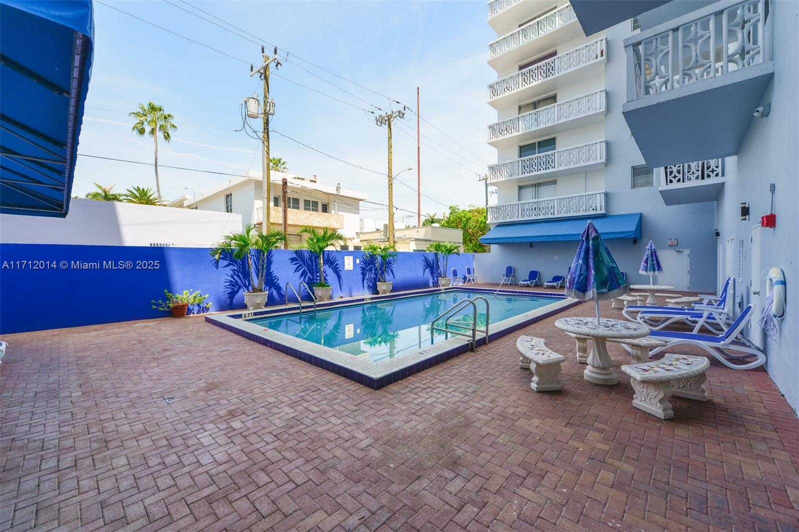 Small Image of 1020 Meridian Ave, Miami Beach, FL 33139, USA Number 20
