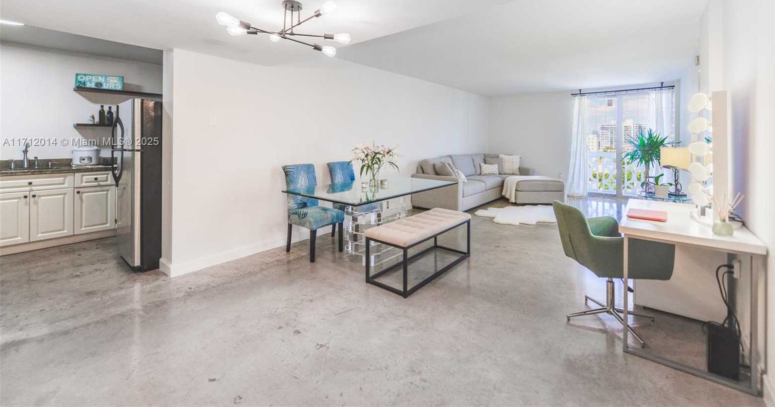 Small Image of 1020 Meridian Ave, Miami Beach, FL 33139, USA Number 7