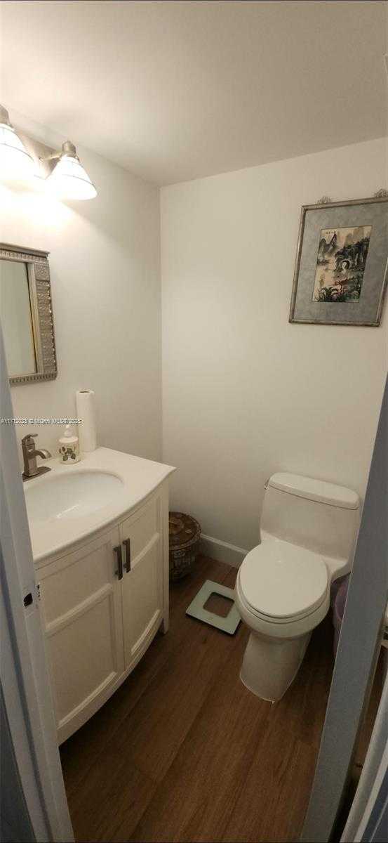 Small Image of 1980 SOUTH OCEAN DR #9M, Hallandale Beach Number 26