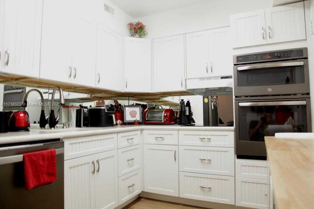 Small Image of 1980 SOUTH OCEAN DR #9M, Hallandale Beach Number 3