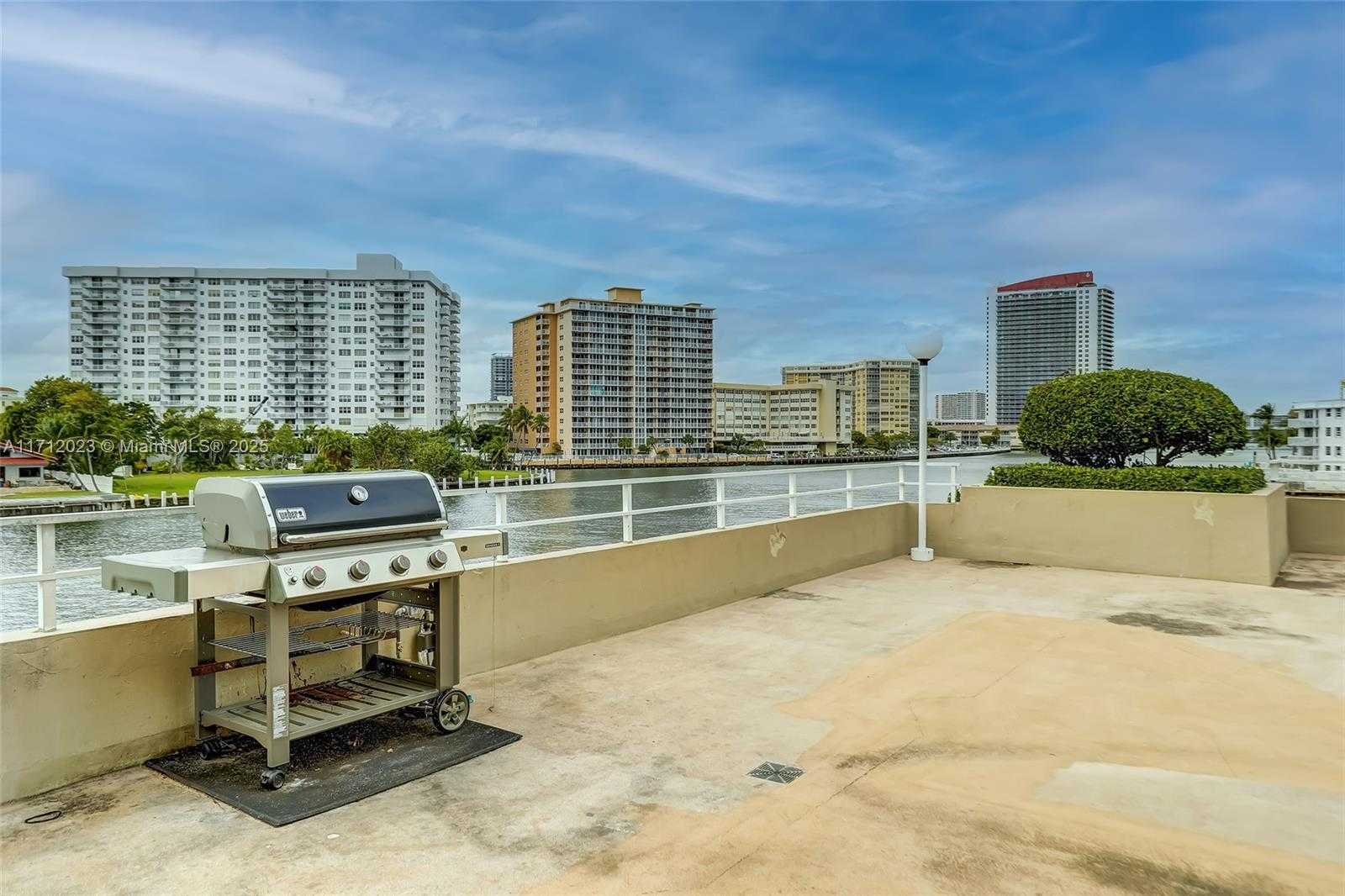 Small Image of 1980 SOUTH OCEAN DR #9M, Hallandale Beach Number 45