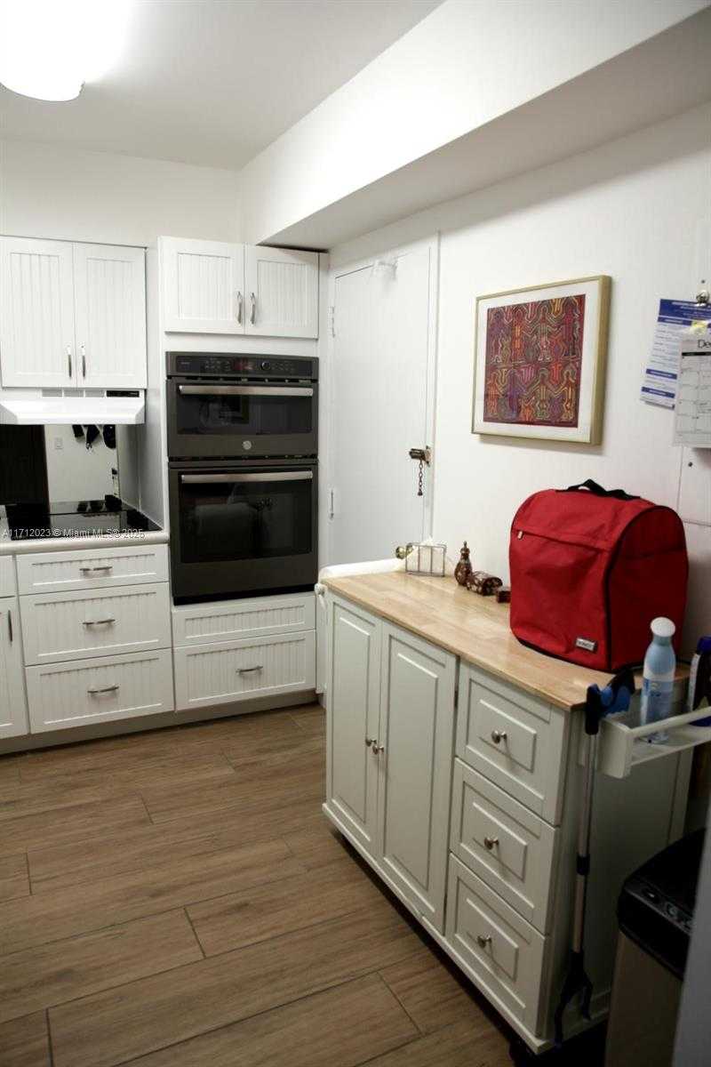 Small Image of 1980 SOUTH OCEAN DR #9M, Hallandale Beach Number 7
