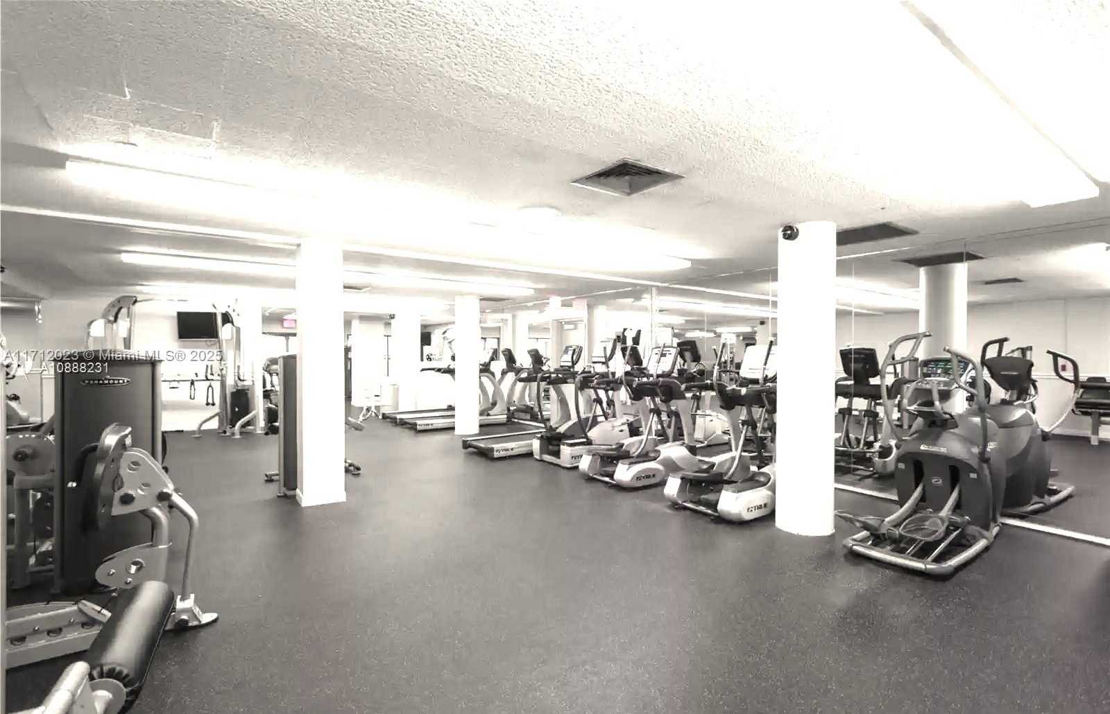 Small Image of 1980 SOUTH OCEAN DR #9M, Hallandale Beach Number 74