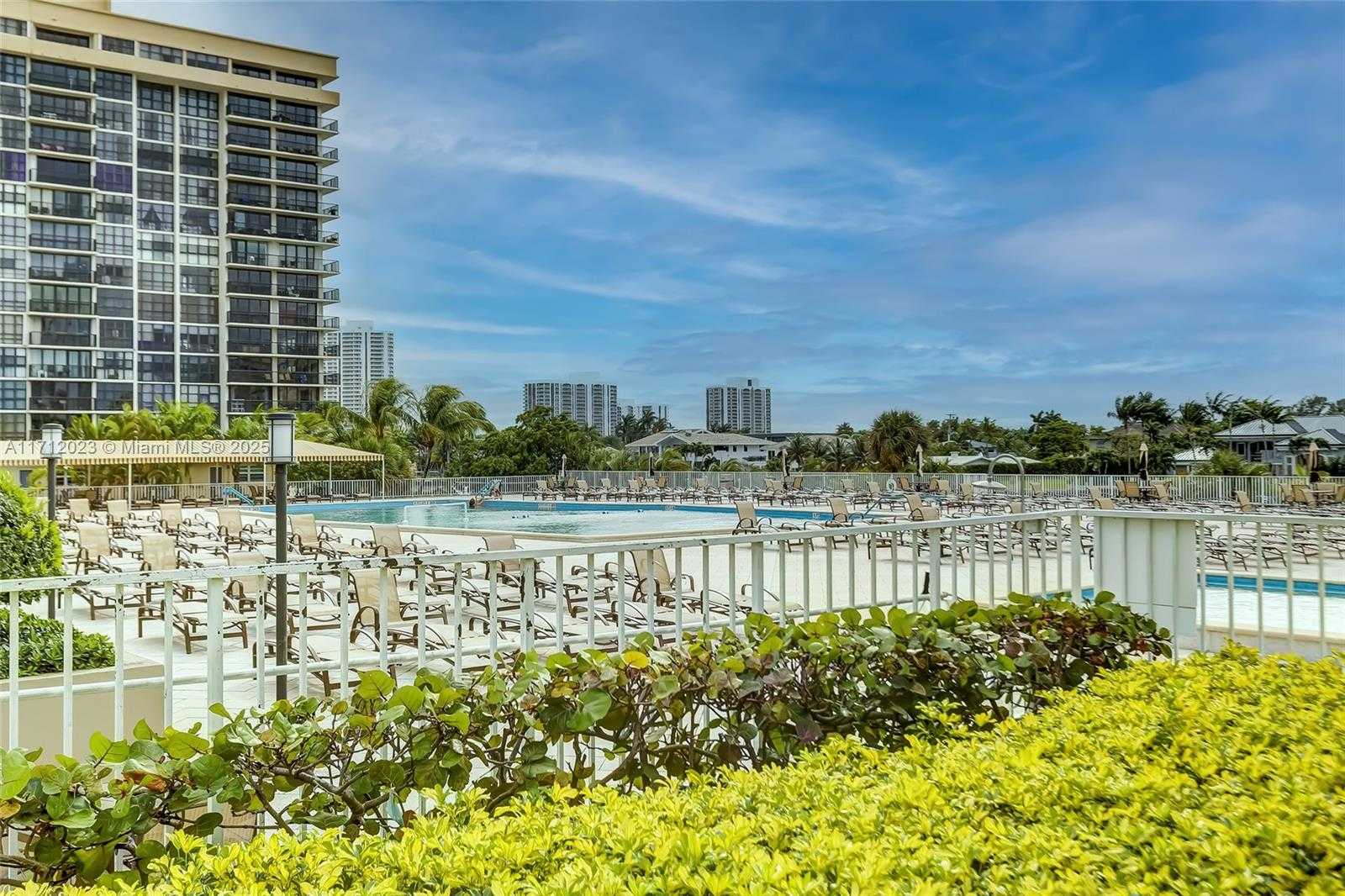 Small Image of 1980 SOUTH OCEAN DR #9M, Hallandale Beach Number 77