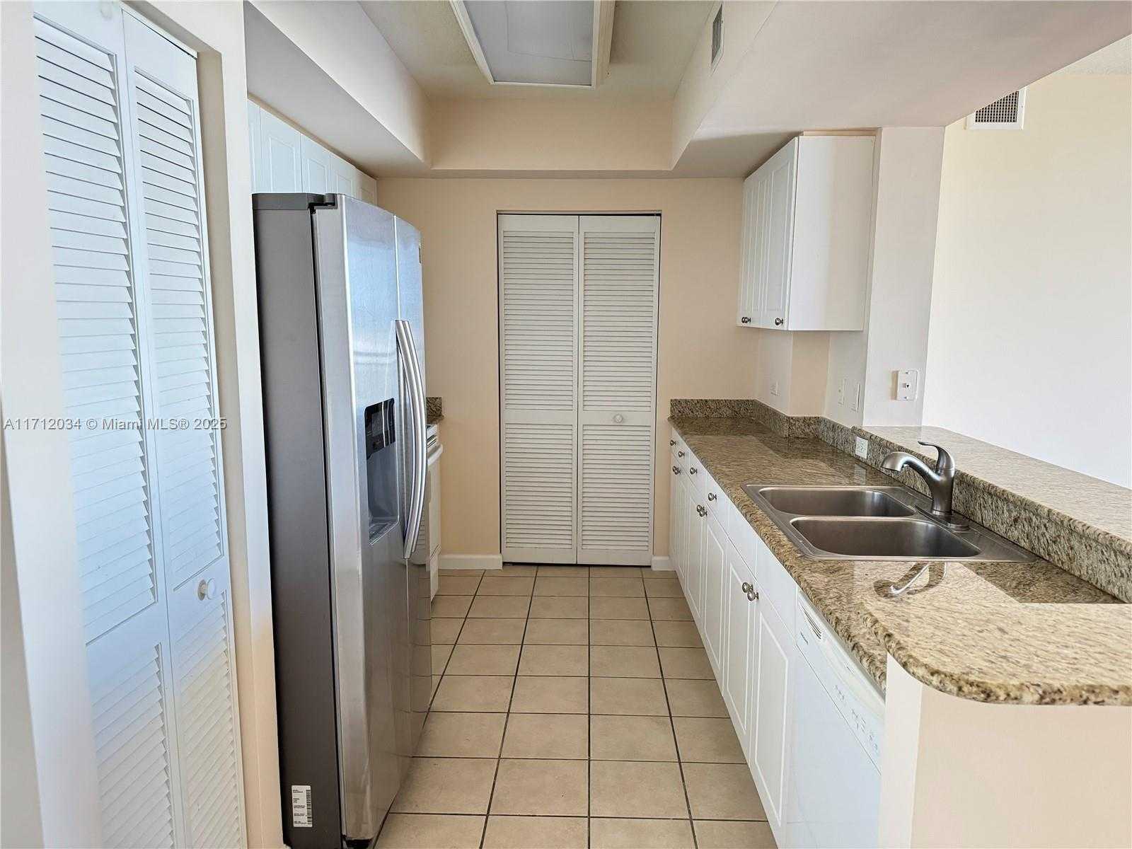 Small Image of 19501 WEST COUNTRY CLUB DR #912, Aventura Number 11