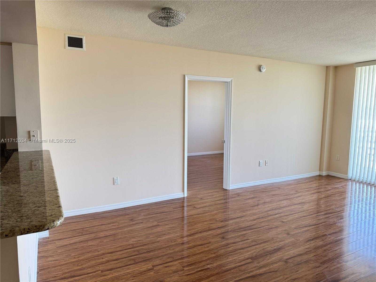 Small Image of 19501 WEST COUNTRY CLUB DR #912, Aventura Number 12