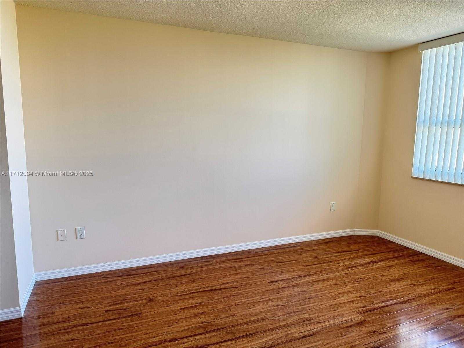 Small Image of 19501 WEST COUNTRY CLUB DR #912, Aventura Number 13