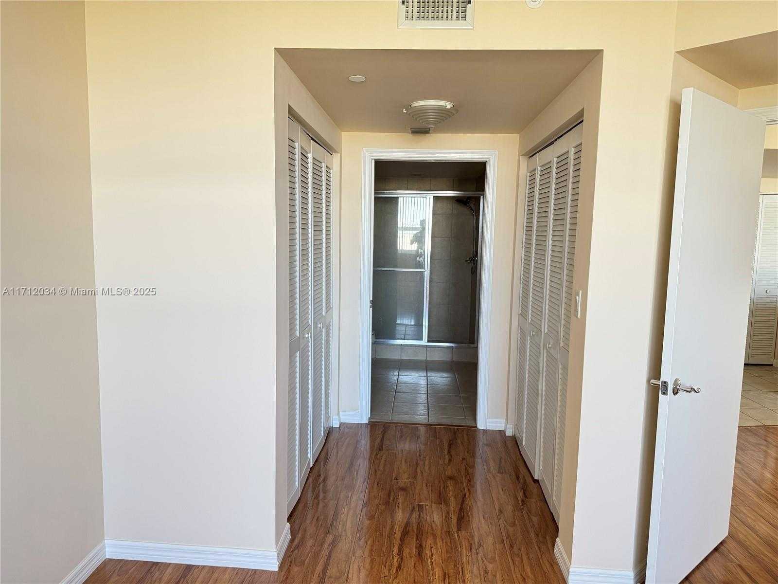Small Image of 19501 WEST COUNTRY CLUB DR #912, Aventura Number 17