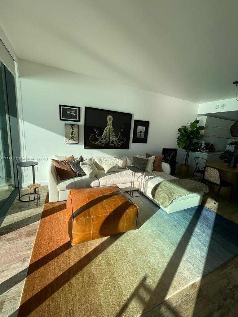 Small Image of 650 NE 32nd St, Miami, FL 33137, USA Number 14