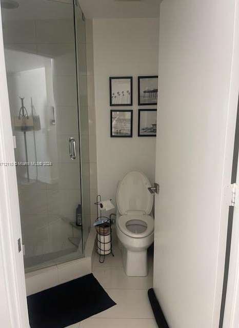 Small Image of 650 NE 32nd St, Miami, FL 33137, USA Number 17