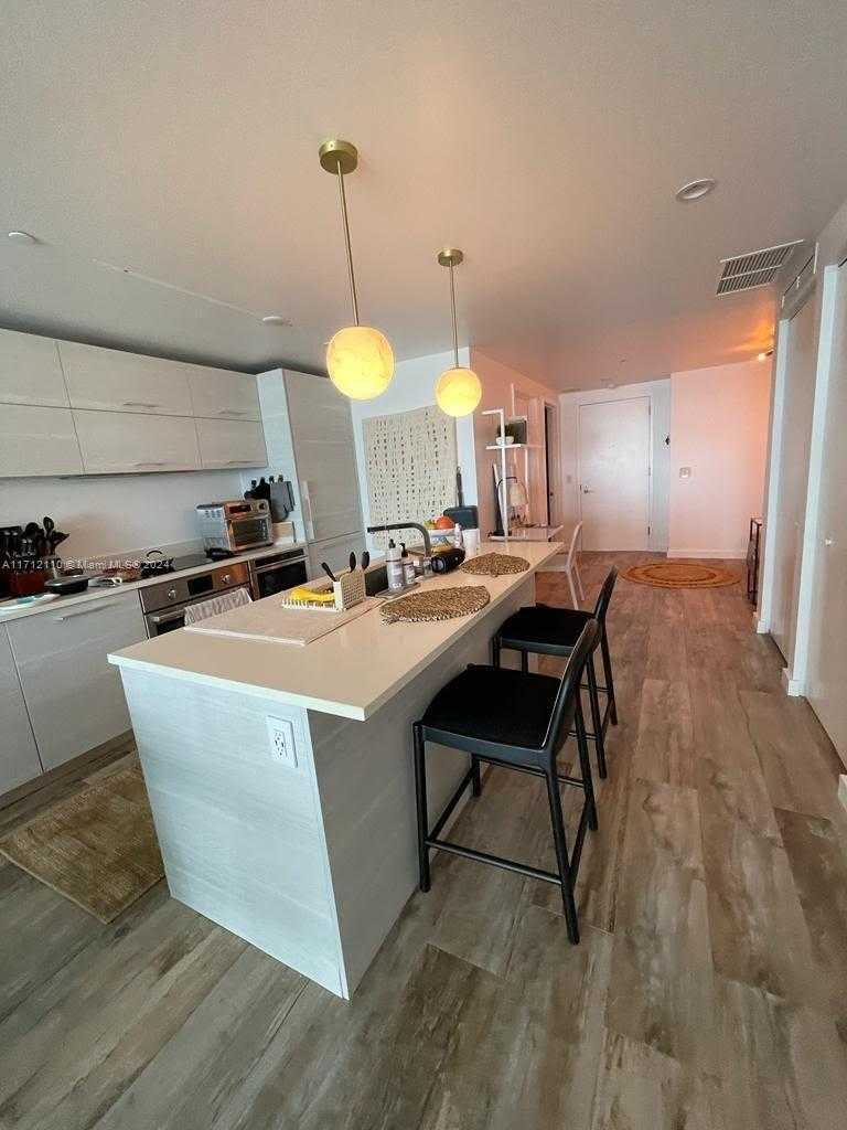 Small Image of 650 NE 32nd St, Miami, FL 33137, USA Number 20