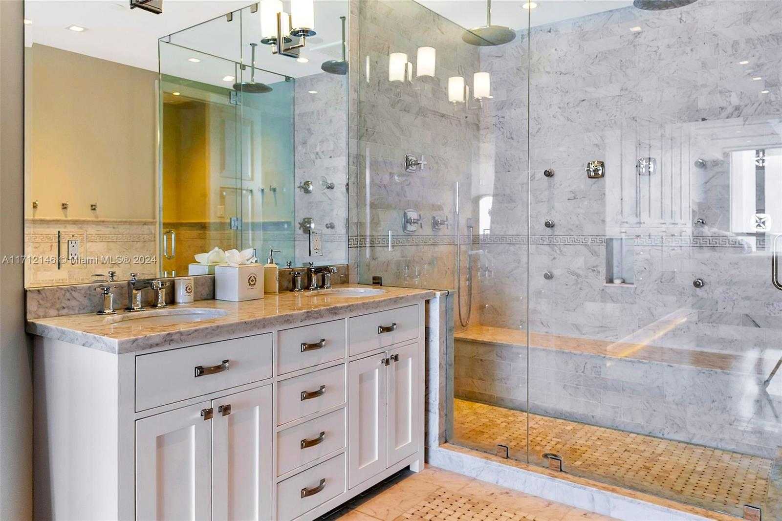 Small Image of 100 SOUTH POINTE DR #2407, Miami Beach Number 8
