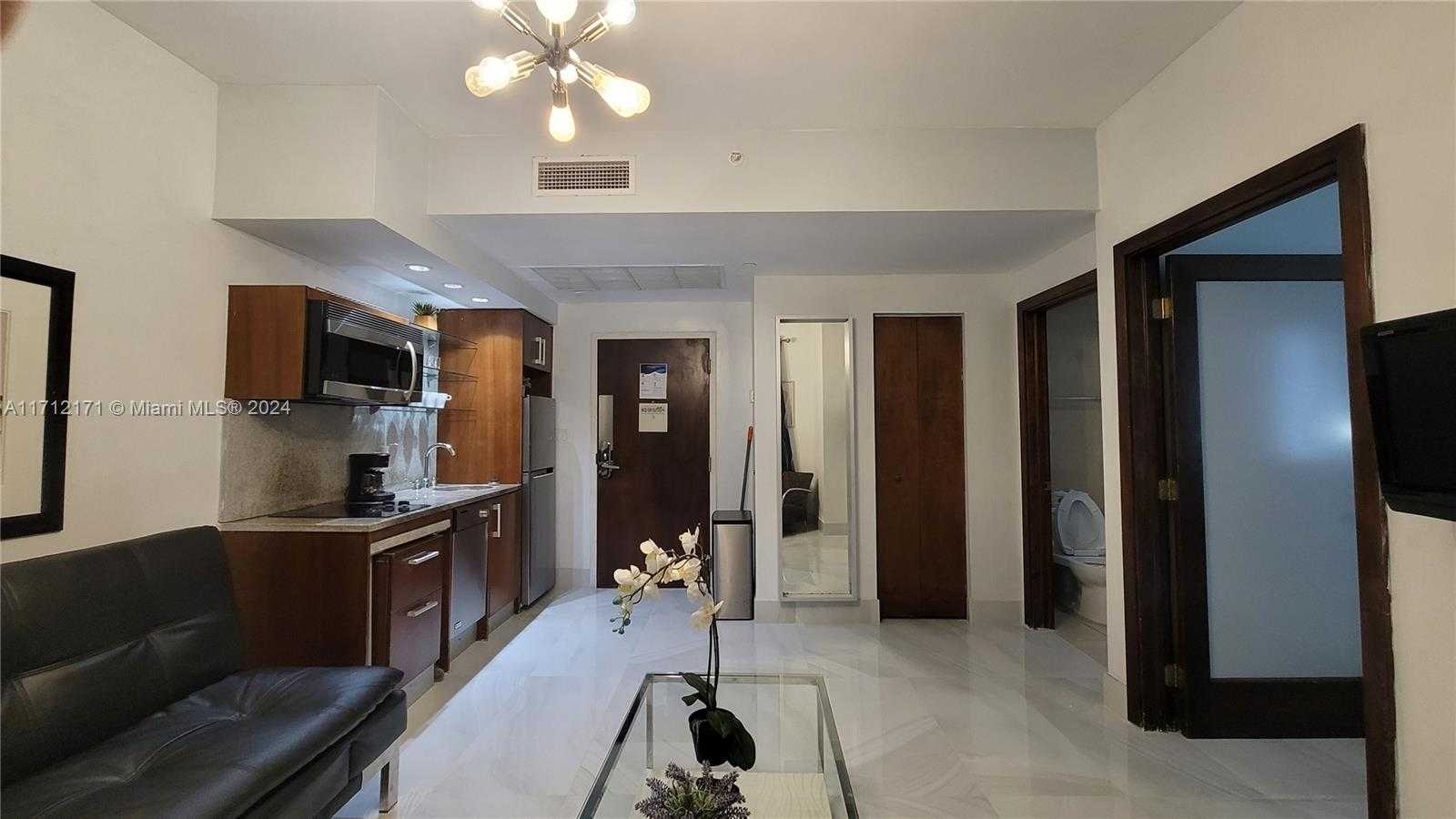 Small Image of 1036 OCEAN DR #B302, Miami Beach Number 2