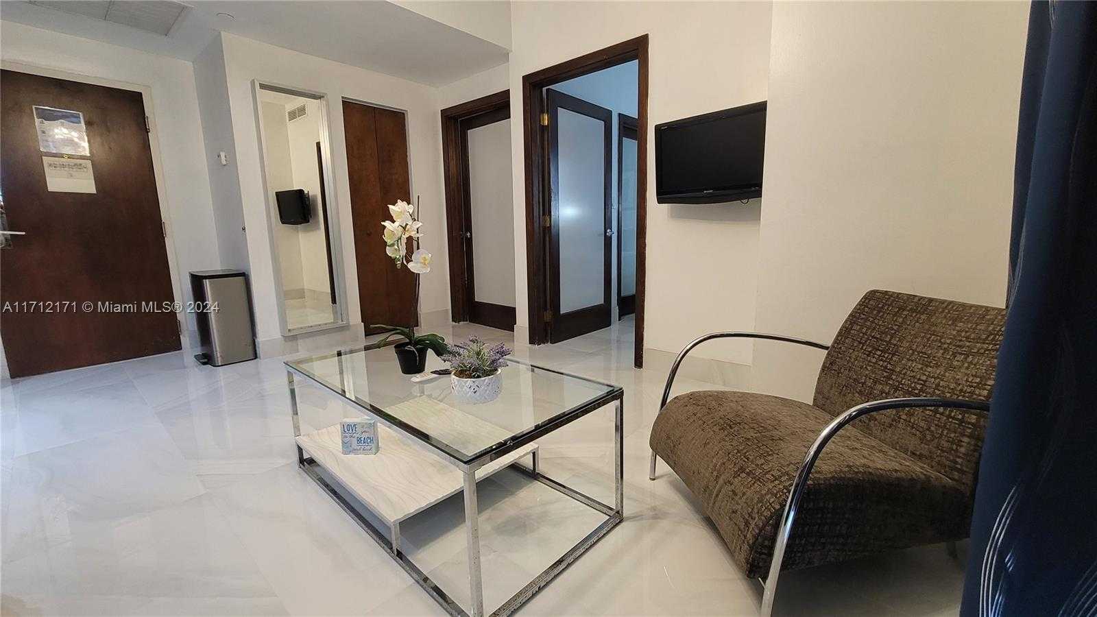 Small Image of 1036 OCEAN DR #B302, Miami Beach Number 4
