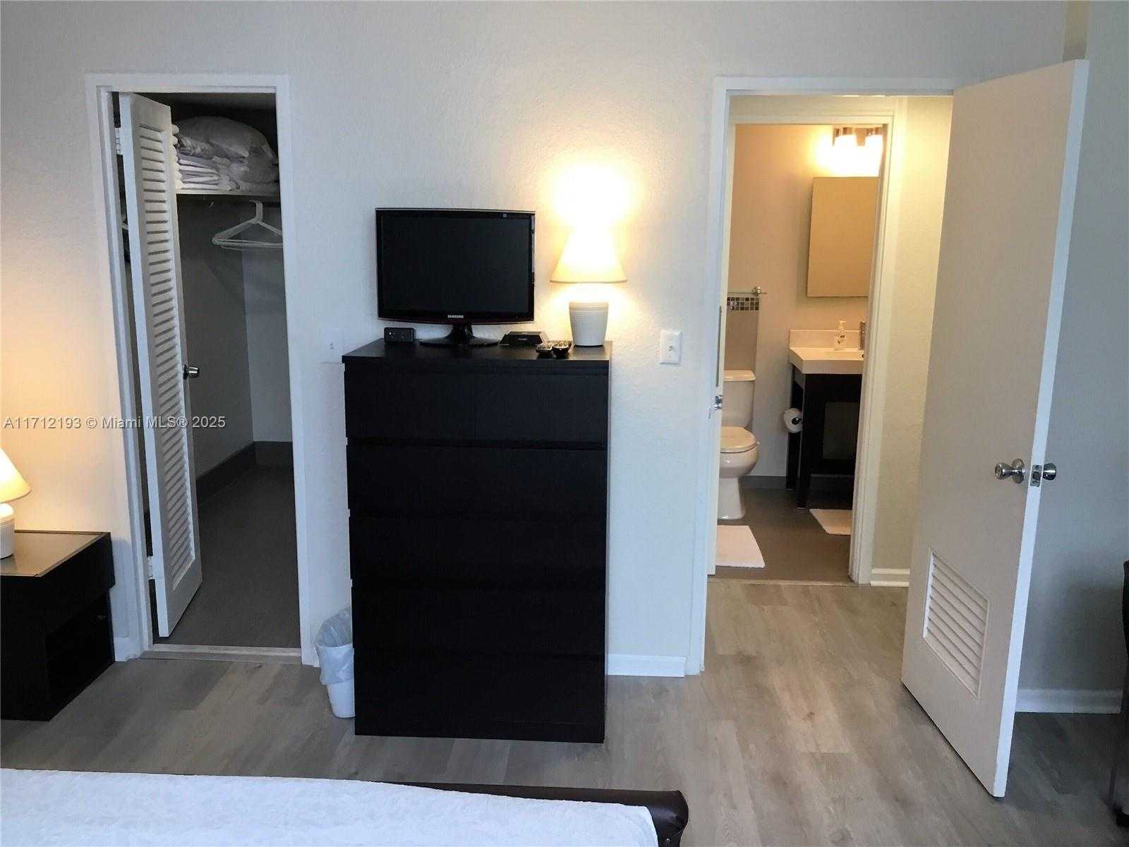 Small Image of 3801 SOUTH OCEAN DR #12H, Hollywood Number 17