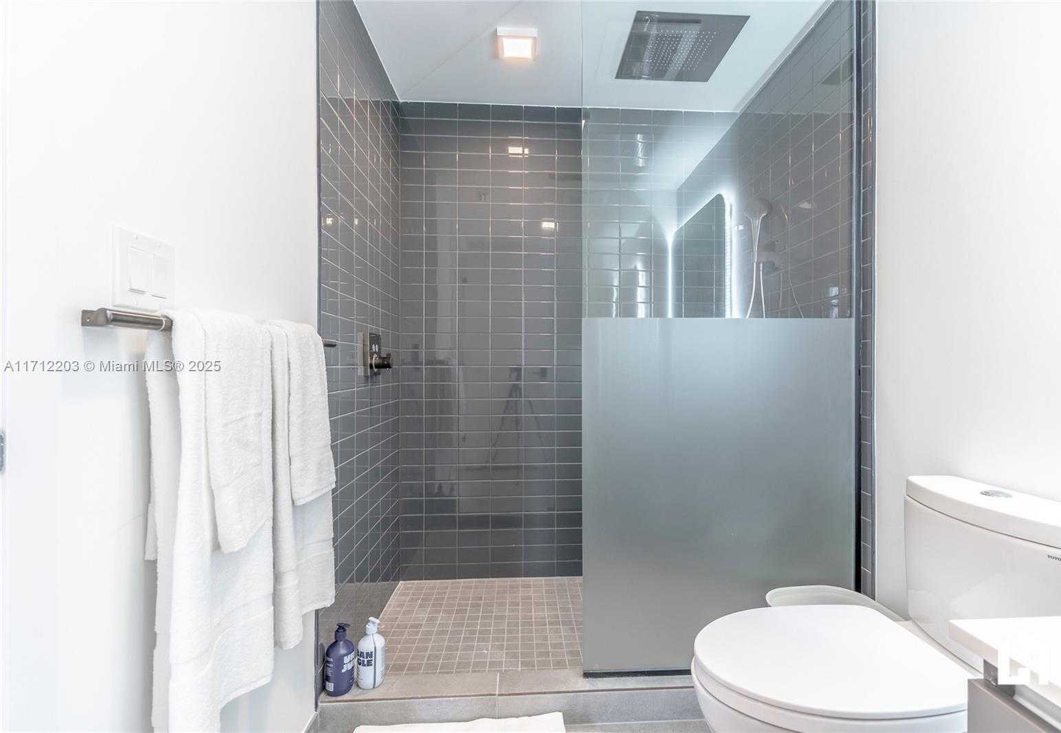 Small Image of 227 NORTH EAST 2ND ST #2412, Miami Number 22
