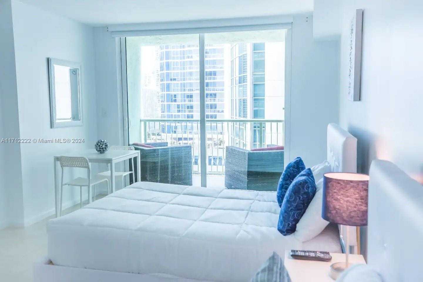 Small Image of 1200 BRICKELL BAY DR #2616, Miami Number 2