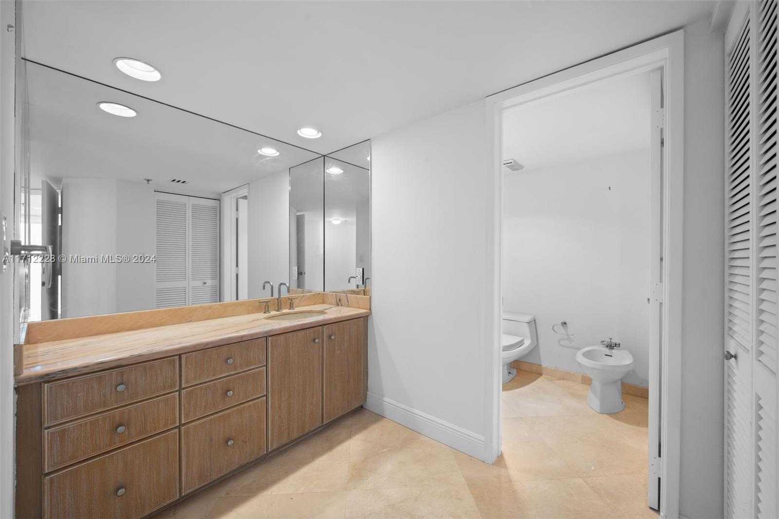 Small Image of 520 BRICKELL KEY DRIVE #PH03, Miami Number 22