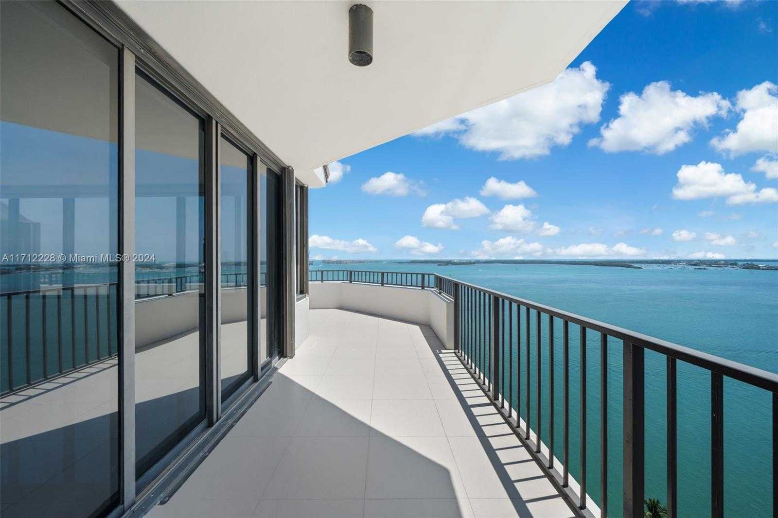 Small Image of 520 BRICKELL KEY DRIVE #PH03, Miami Number 25