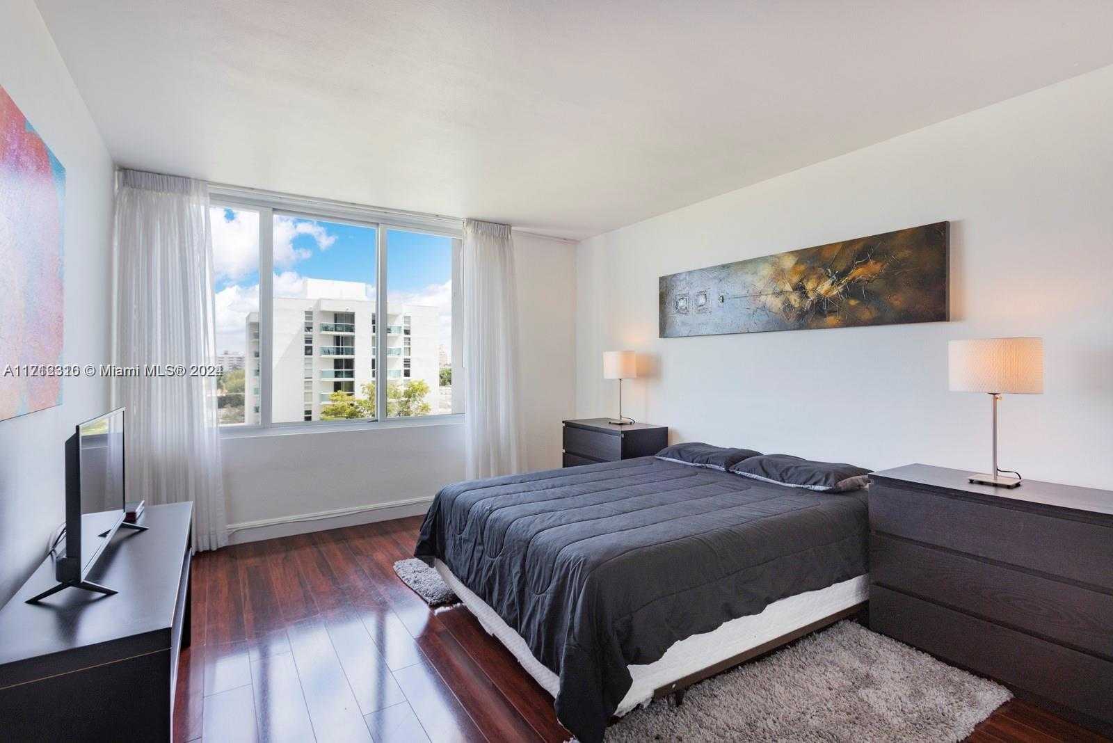 Small Image of 1000 WEST AVE #609, Miami Beach Number 10