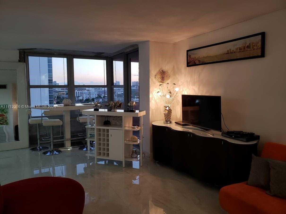 Small Image of 2899 COLLINS AVE #1516, Miami Beach Number 13