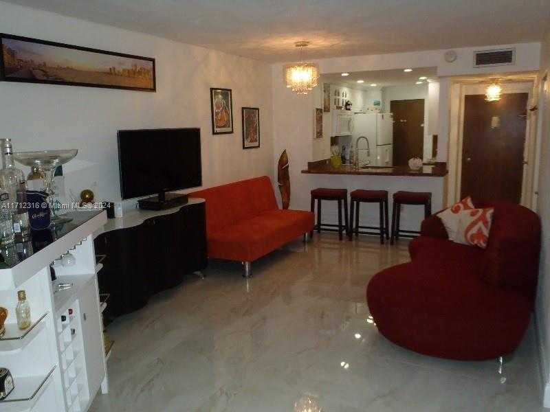 Small Image of 2899 COLLINS AVE #1516, Miami Beach Number 17