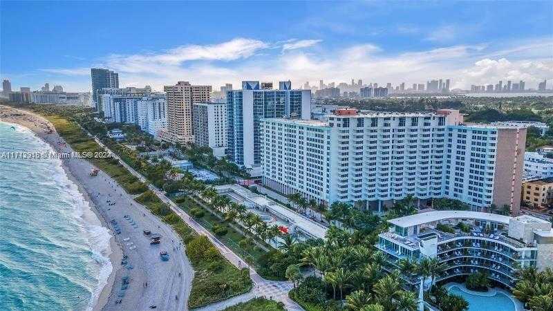Small Image of 2899 COLLINS AVE #1516, Miami Beach Number 2