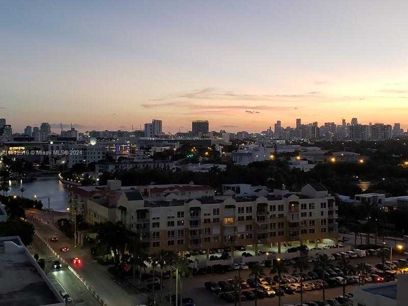 Small Image of 2899 COLLINS AVE #1516, Miami Beach Number 22