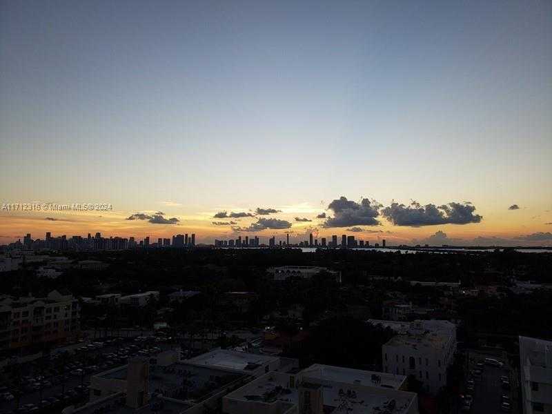 Small Image of 2899 COLLINS AVE #1516, Miami Beach Number 25