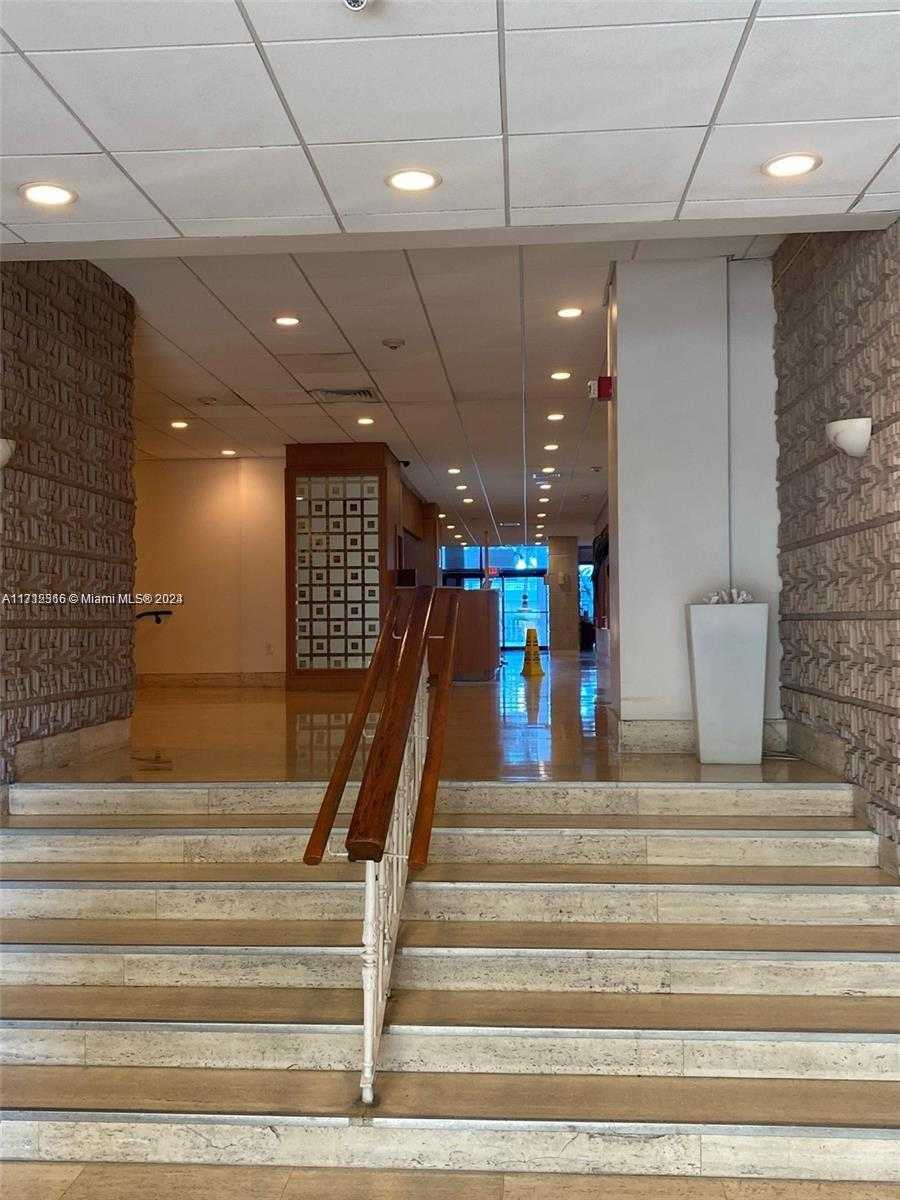 Small Image of 2899 COLLINS AVE #1516, Miami Beach Number 26