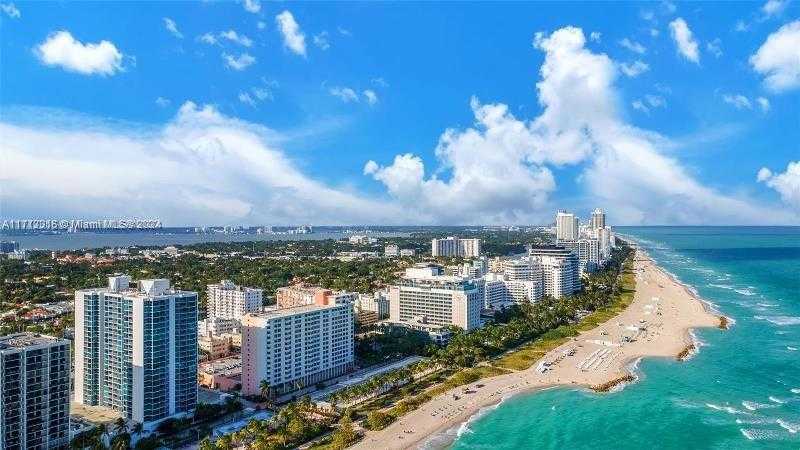Small Image of 2899 COLLINS AVE #1516, Miami Beach Number 3