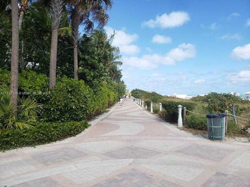Small Image of 2899 COLLINS AVE #1516, Miami Beach Number 30