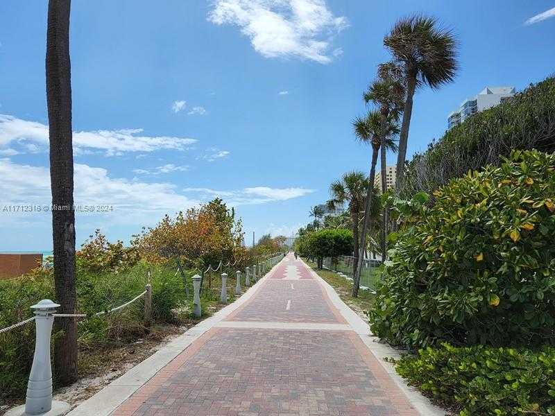 Small Image of 2899 COLLINS AVE #1516, Miami Beach Number 31