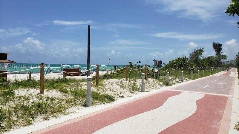 Small Image of 2899 COLLINS AVE #1516, Miami Beach Number 32
