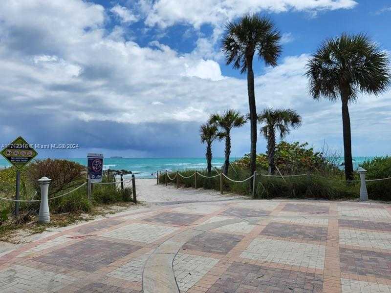 Small Image of 2899 COLLINS AVE #1516, Miami Beach Number 33