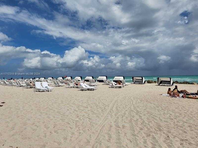 Small Image of 2899 COLLINS AVE #1516, Miami Beach Number 34