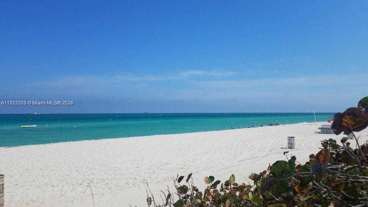 Small Image of 2899 COLLINS AVE #1516, Miami Beach Number 35
