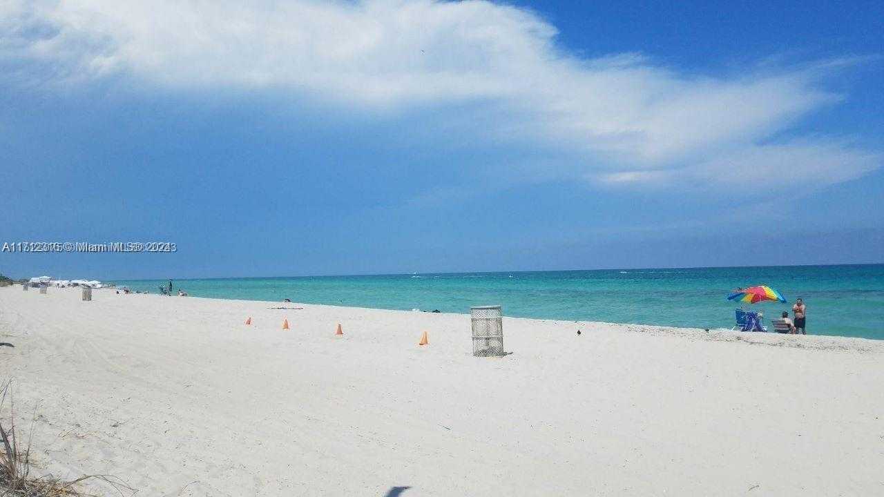 Small Image of 2899 COLLINS AVE #1516, Miami Beach Number 36