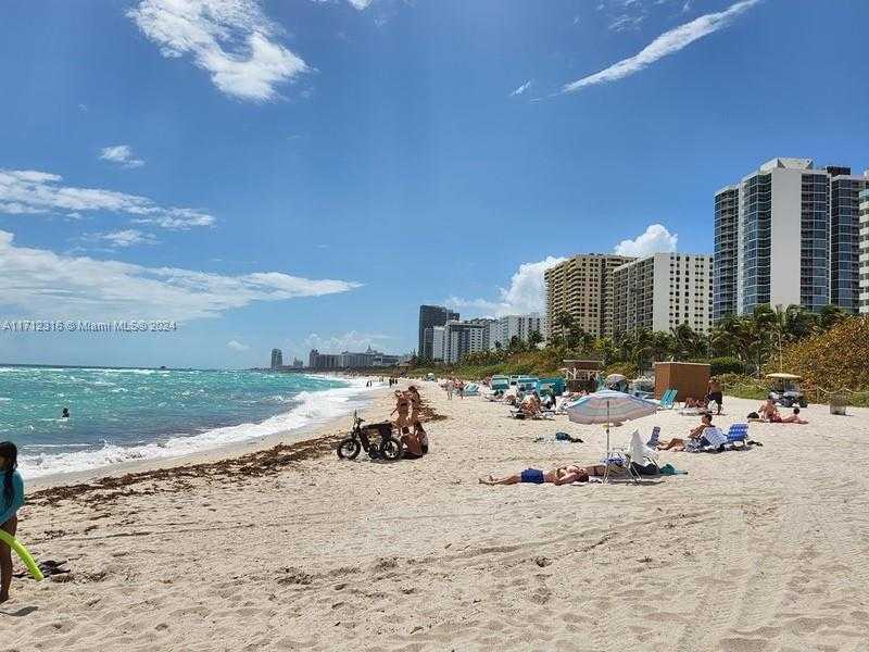 Small Image of 2899 COLLINS AVE #1516, Miami Beach Number 38