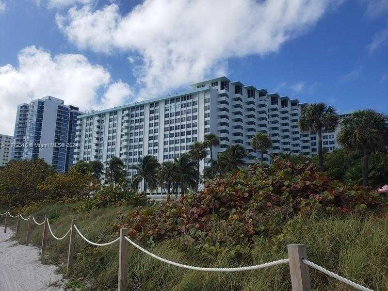 Small Image of 2899 COLLINS AVE #1516, Miami Beach Number 42