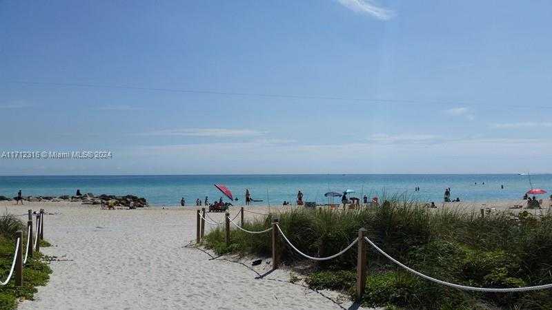 Small Image of 2899 COLLINS AVE #1516, Miami Beach Number 44