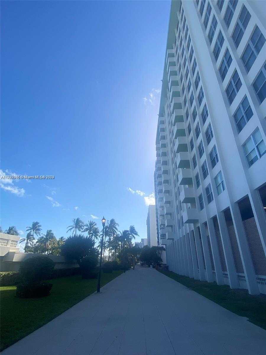 Small Image of 2899 COLLINS AVE #1516, Miami Beach Number 7
