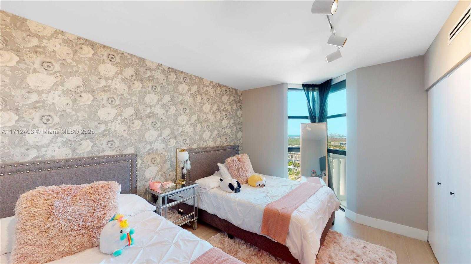 Small Image of 1000 WEST ISLAND BLVD #2903, Aventura Number 15