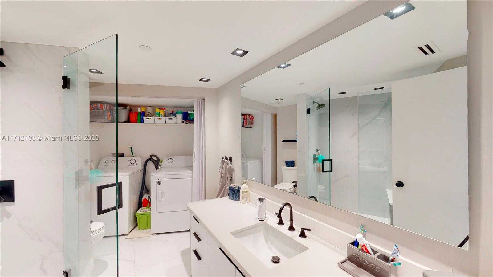 Small Image of 1000 WEST ISLAND BLVD #2903, Aventura Number 17