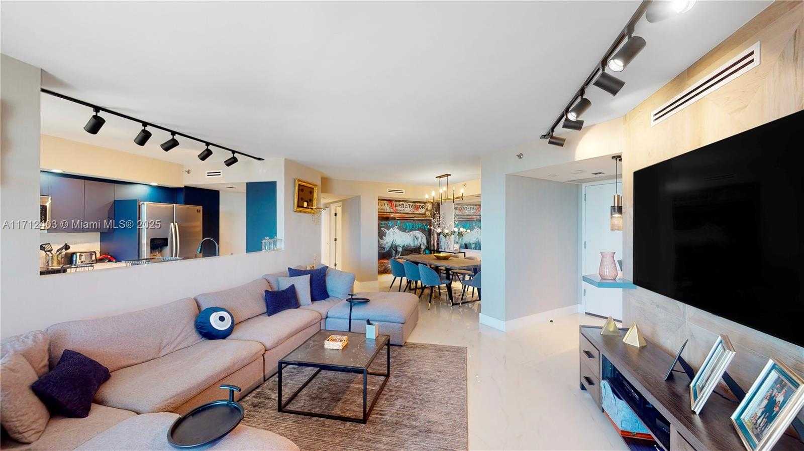Small Image of 1000 WEST ISLAND BLVD #2903, Aventura Number 2