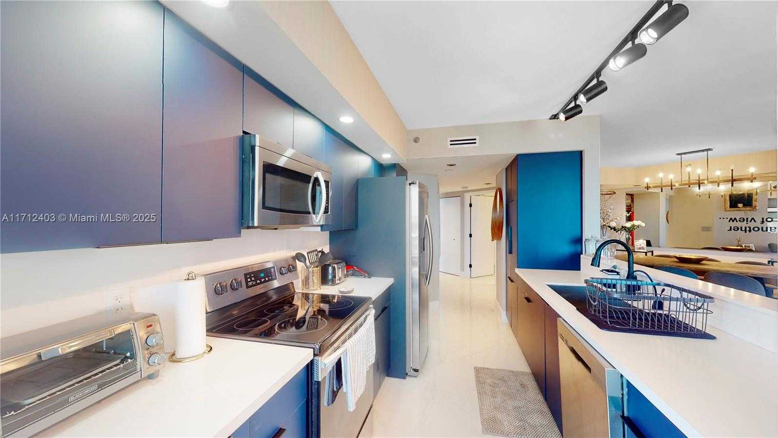 Small Image of 1000 WEST ISLAND BLVD #2903, Aventura Number 5
